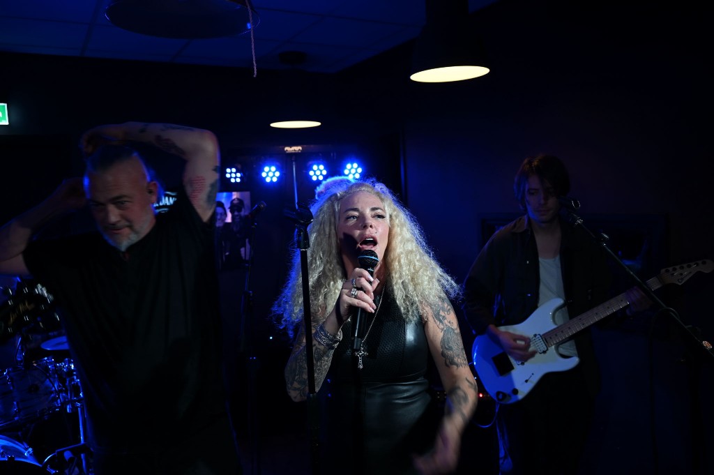 ../Images/10 jaar Ro's Barbershop 181.jpg